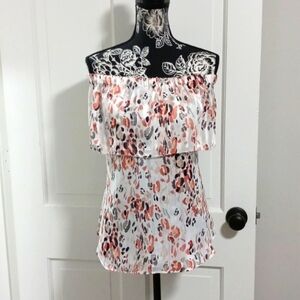 🪷White House Black Market🪷 - White/Pink Floral Off-the-Shoulder Top